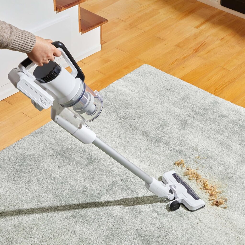 Amazon Basics aspirapolvere leggero per tappeti e superfici domestiche